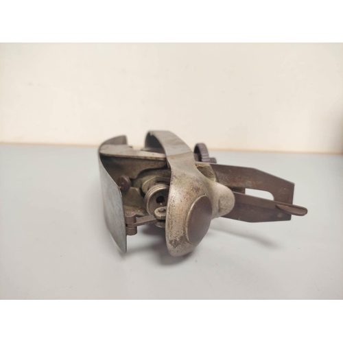 473 - A fine early 20th century Stanley No.20 compass/contour woodworking plane.