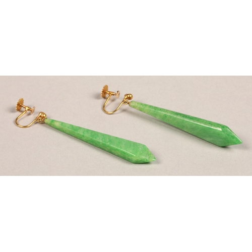 90 - Pair of ladies 9ct gold mounted jade drop earrings, 6cm long.