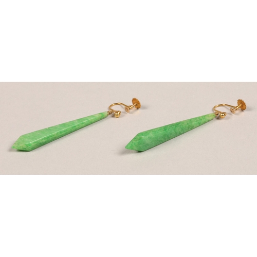 90 - Pair of ladies 9ct gold mounted jade drop earrings, 6cm long.