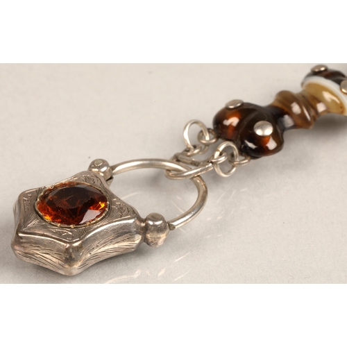 93 - Ladies agate bracelet, mounted in white metal, 20cm long.