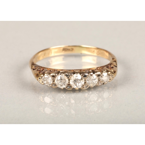 167 - 18ct yellow gold five stone diamond ring, the central stone slightly larger than 0.1cts, ring size N... 