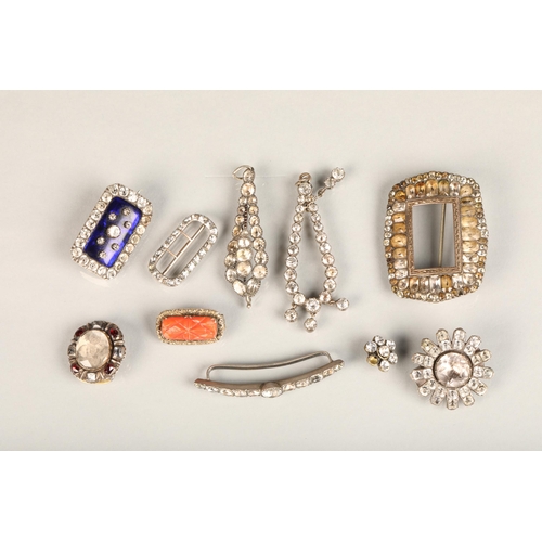 209 - Group of Georgian and later jewellery to include a mourning brooch or bracelet link with central por... 