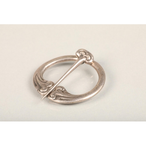 230 - Alexander Ritchie Iona silver penannular clasp brooch, W3.8cm.