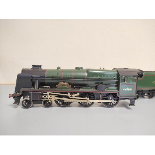 255 - Bassett-Lowke. 0 Gauge LMS Class 4-6-0 'Royal Scot' Locomotive and Tender in late BR lined green liv... 