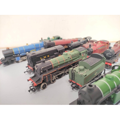 261 - Group of 00 gauge locomotives and tenders to include examples by Lima, Airfix and Hornby. 