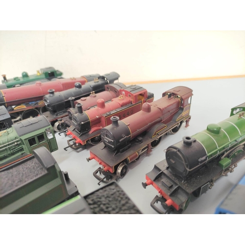 261 - Group of 00 gauge locomotives and tenders to include examples by Lima, Airfix and Hornby. 