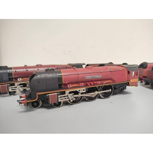 263 - Hornby. Three locomotives and tenders comprising of a LNER, A1 Class 4-6-2 4472 'Flying Scotsman' R3... 