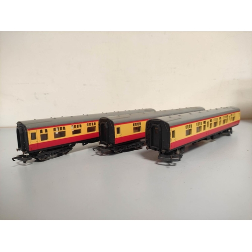 264 - Box containing a large collection of 00 gauge rolling stock comprising of examples by Hornby, Triang... 