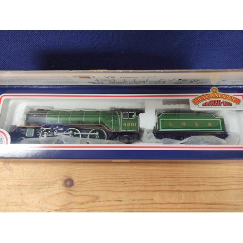 283 - Bachmann Branchline. Two boxed 00 gauge locomotives and tenders to include a Class V2 2-6-2 4801 in ... 