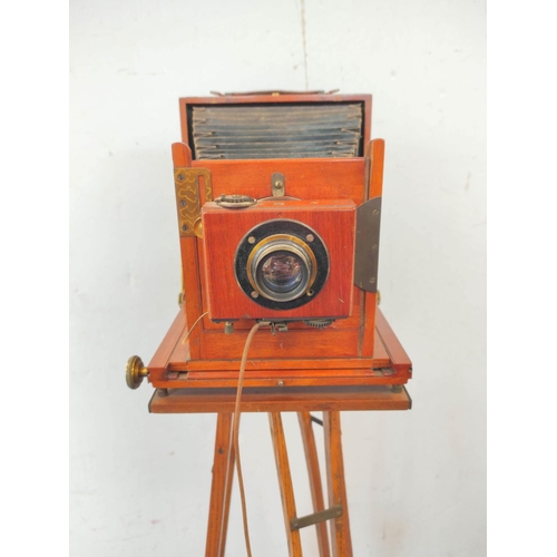 471 - Lizar's Challenge Half-Plate Field Camera, brass and mahogany construction circa 1910s with Thornton... 