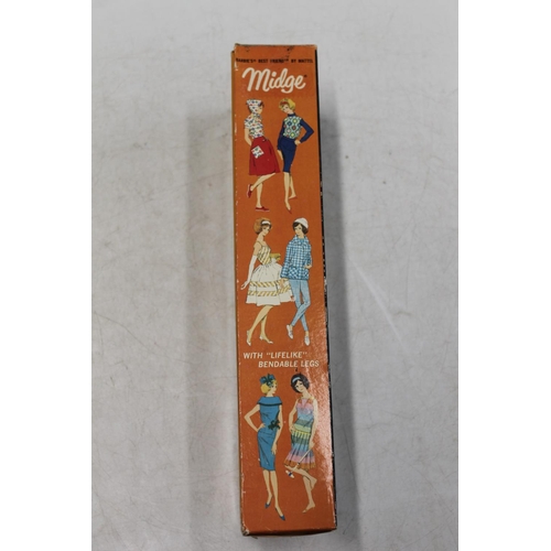 1081 - 1960s Mattel Inc Toymakers Barbie doll Barbie's Best Friend Midge no: 1080 'Ash Blonde' Teen Age Fas... 