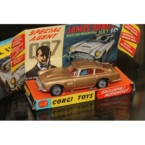 1099 - Corgi Toys 261 diecast Special Agent 007 James Bond's Aston Martin DB5 from the James Bond Film Gold... 