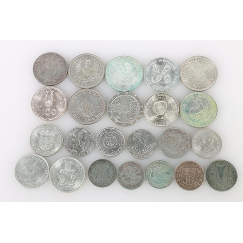 1365 - Sub 925 grade silver coins to include:MEXICO five pesos 1953 [720 grade, 27g].SOUTHERN RHODESIA crow... 