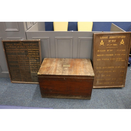 1392 - Masonic interest, an oak hinge top blanket box with brass plaque 'Lodge Abbotsford No937', 80cm long... 