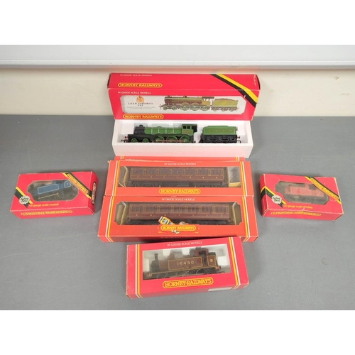 289 - Hornby Railways. Box of 00 gauge models to include a boxed Class B12 4-6-0 8509 in LNER Green R... 