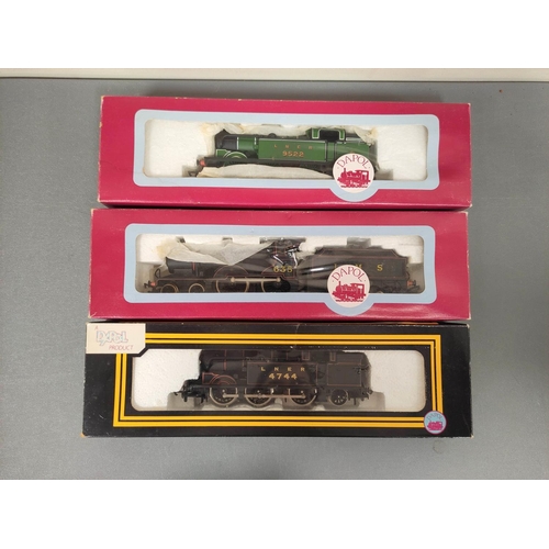 290 - Dapol. Three boxed 00 gauge locomotives to include a Class 2P 4-4-0 635 in LMS Black D15, a Class N2... 