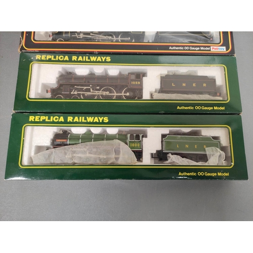 292 - Three boxed 00 gauge locomotives and tenders to include two examples by Replica Railways comprising ... 