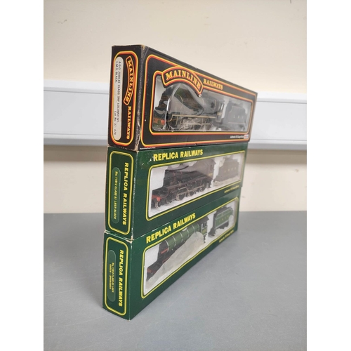 292 - Three boxed 00 gauge locomotives and tenders to include two examples by Replica Railways comprising ... 