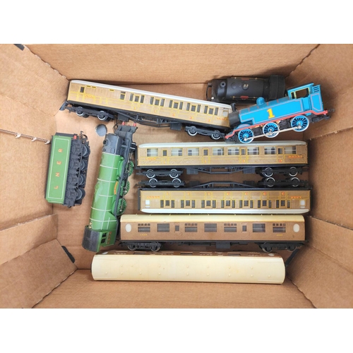 296 - Box of Hornby 00 gauge loose locomotives and rolling stock to include R9287 Thomas and Friends 0-6-0... 