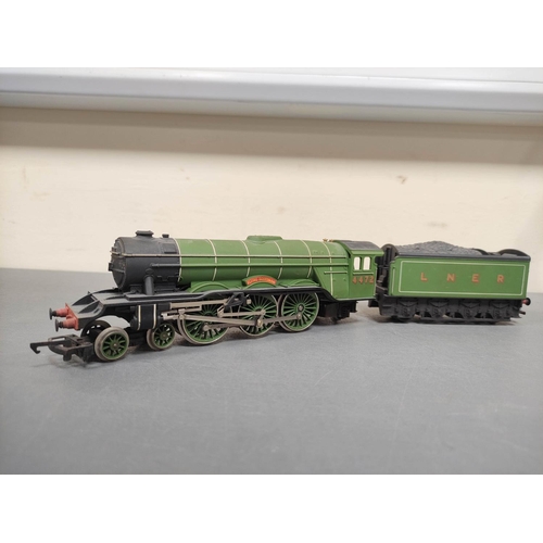 296 - Box of Hornby 00 gauge loose locomotives and rolling stock to include R9287 Thomas and Friends 0-6-0... 