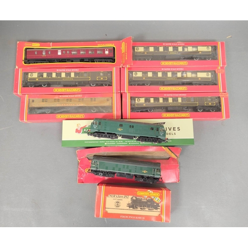 300 - Hornby Railways. Rolling Stock and engines to include a Class 29 D6110 diesel loco in BR Green R080,... 