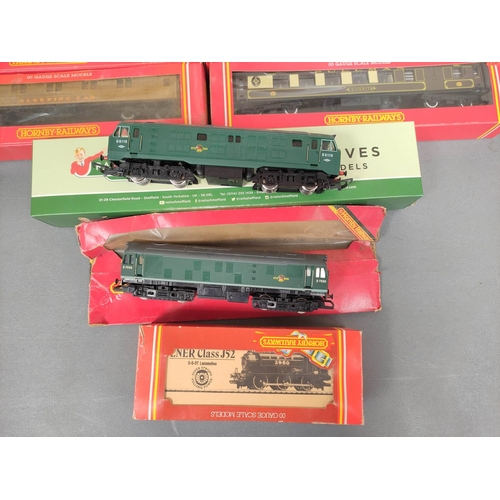 300 - Hornby Railways. Rolling Stock and engines to include a Class 29 D6110 diesel loco in BR Green R080,... 