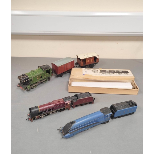 303 - Group of model railway locomotives to include a Hornby 0 gauge No.1 Special Tank Loco LNER Gree... 