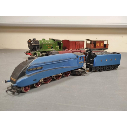 303 - Group of model railway locomotives to include a Hornby 0 gauge No.1 Special Tank Loco LNER Gree... 