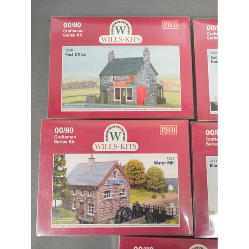 306 - Box of Peco Wills Kits model railway building kits to include Black Horse Inn CK13, Post Office CK20... 