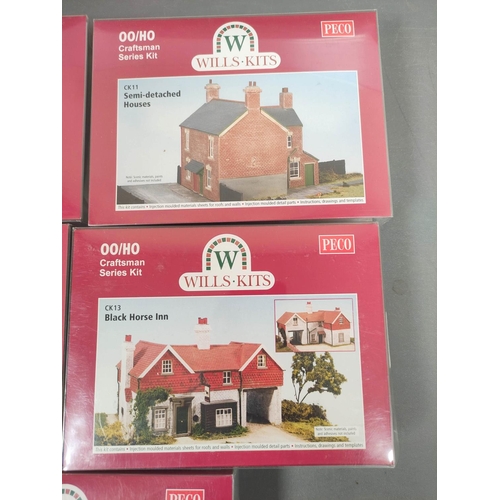 306 - Box of Peco Wills Kits model railway building kits to include Black Horse Inn CK13, Post Office CK20... 