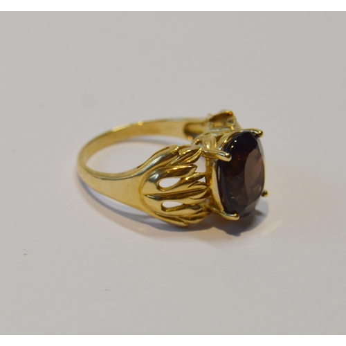 86 - Smoky quartz ring, in 9ct gold, size Q, 5g gross.