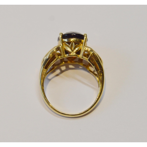 86 - Smoky quartz ring, in 9ct gold, size Q, 5g gross.