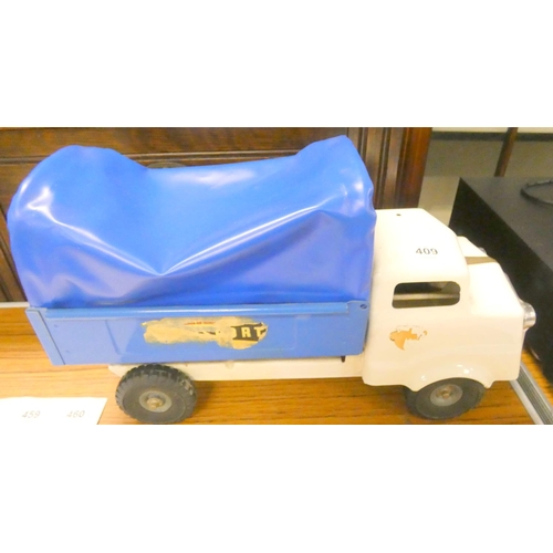 409 - Large vintage tin plate lorry.