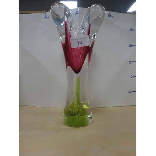 10 - Murano style art glass vase with pink and green ground.