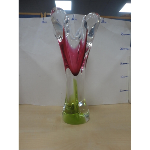 10 - Murano style art glass vase with pink and green ground.
