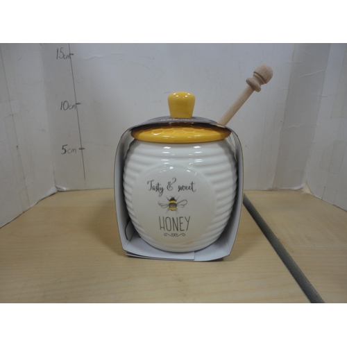 14 - Assorted porcelain to include biscuit plates, French green glazed coffee set, Losol Ware toothbrush ... 