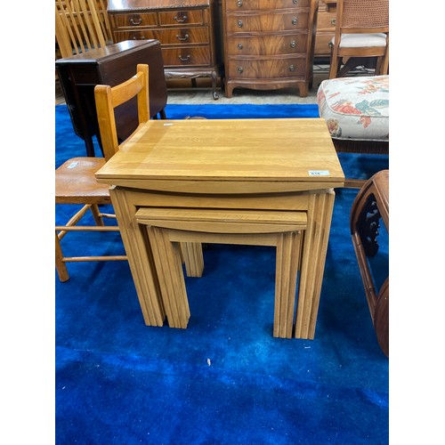 616 - Nest of three contemporary oak tables, 57 x 50 x 36 cm largest