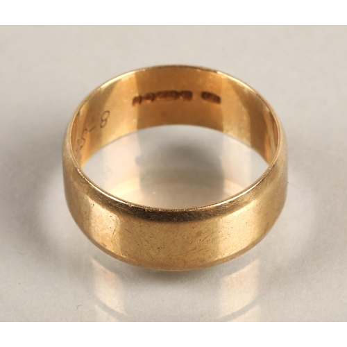 50 - 9ct gold band, size U, 5.2g