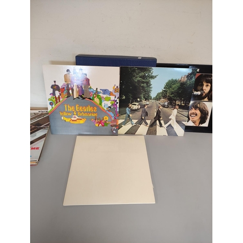 486 - The Beatles Collection 13 Lp box set UK 1978 pressing (BC13), the White album, complete with poster ... 