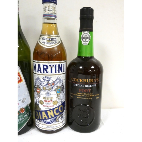 41 - COCKBURNS Special Reserve port 20% abv. 75cl, MARTINI Bianco vermouth 14.7% abv. 75cl, CINZANO extra... 