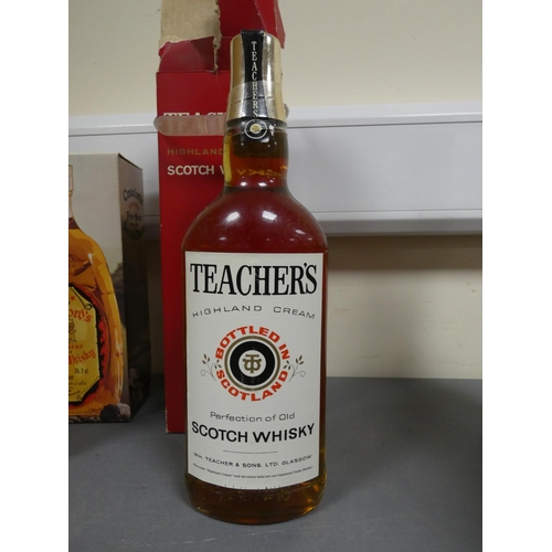 67 - Crawford's five star blended Scotch whisky, Bottled circa 1970s, 75.7cl, 70 proof, boxed, with Teach... 