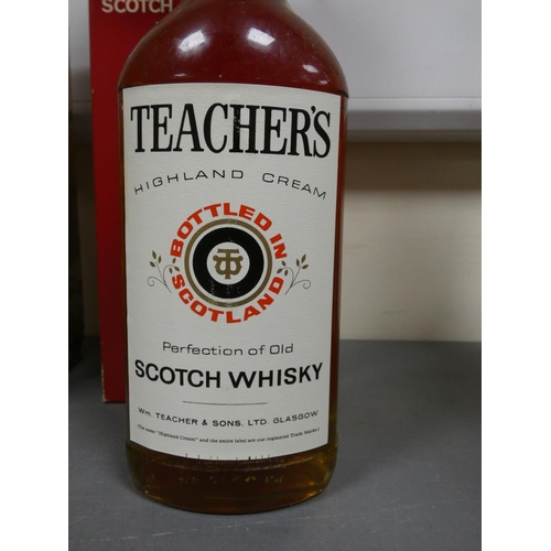 67 - Crawford's five star blended Scotch whisky, Bottled circa 1970s, 75.7cl, 70 proof, boxed, with Teach... 