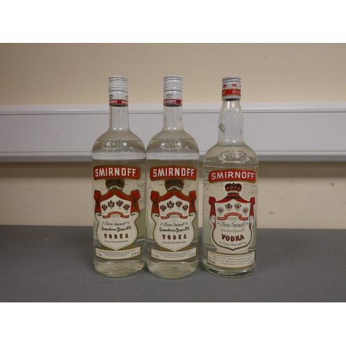 78 - Three 1 Litre bottles of Smirnoff Vodka, 37.5& vol. (3)