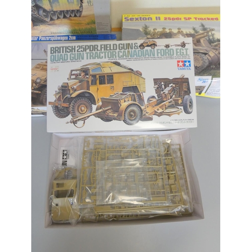 113 - Five 1:35 scale boxed model construction kits to include a Trumpeter British Challenger 2 MBT 00345,... 