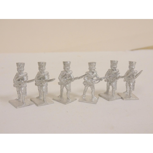 145 - Box containing a large collection of fine cast miniature lead soldiers, relating to the Napoleonic W... 