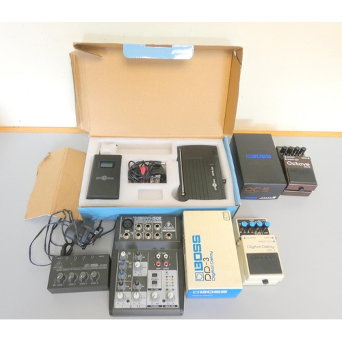 482 - Lot to include a Behringer XENYX 502 5-input mixer, Boss DD-32 Digital Delay pedal, Boss Octave OC-5... 