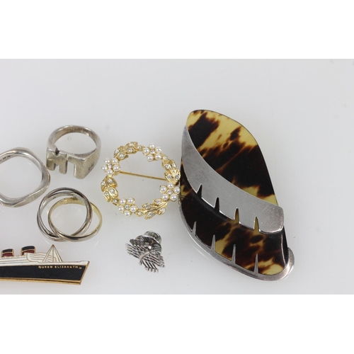 Small selection of costume jewellery incl. QE2 cruise liner brooch ...