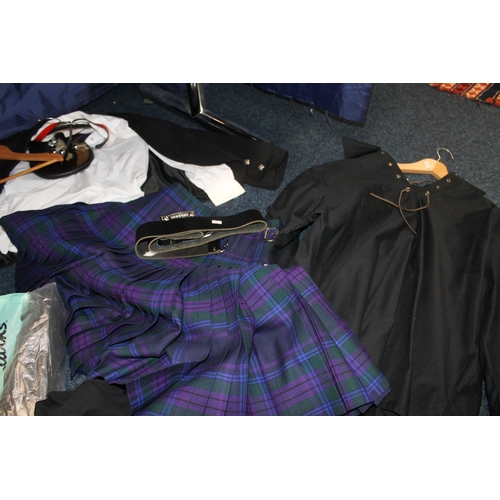 324 - Kilt, sporran, Jacobite shirt, shoes, etc.