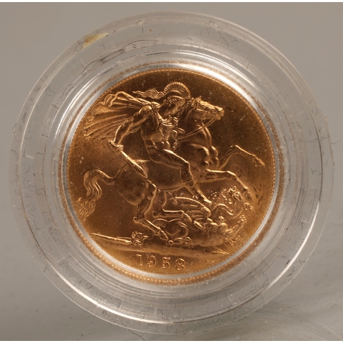 90 - 1958 gold sovereign in fitted case