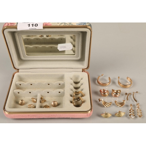 110 - Multiple pairs of gold earrings, studs, hoops, gross weight 12.5g